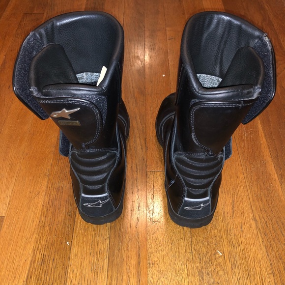 Women’s (US 6) Alpinestars motorcycle boots. - Picture 2 of 11